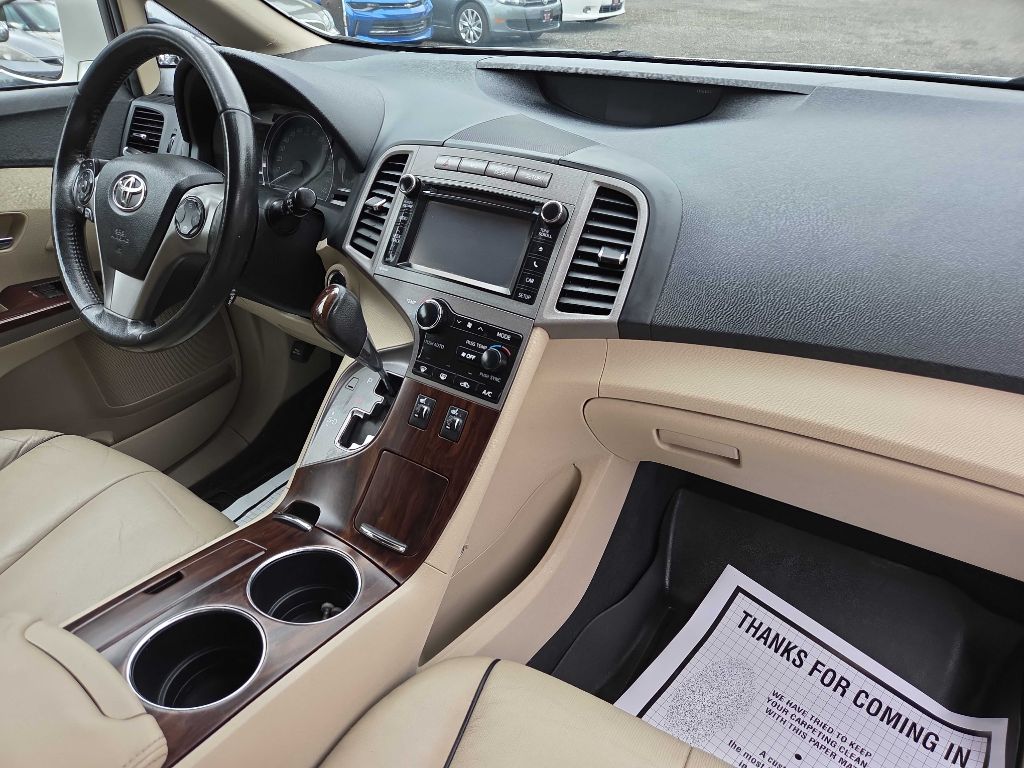 Photo 10 of this TOYOTA VENZA