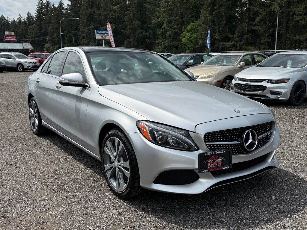 Photo 2 of this MERCEDES-BENZ C-CLASS