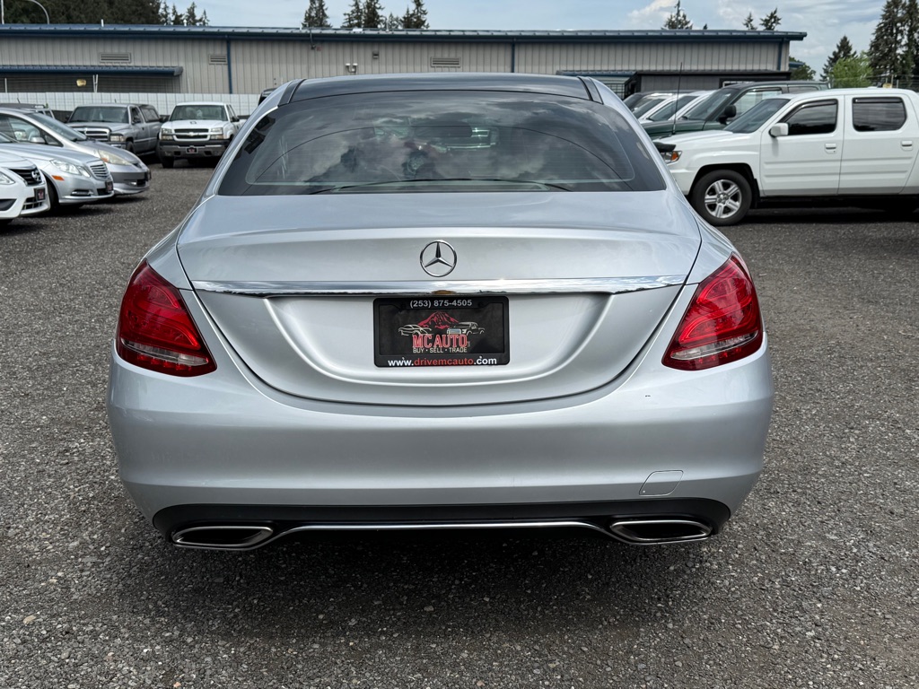 Photo 7 of this MERCEDES-BENZ C-CLASS