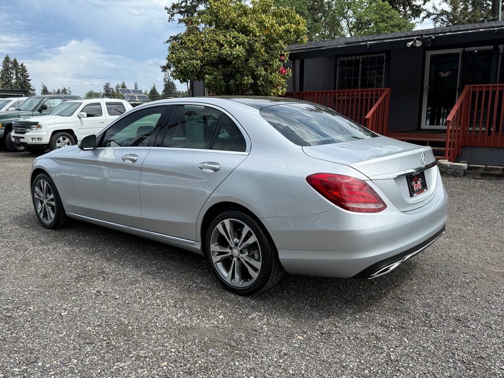 Photo 6 of this MERCEDES-BENZ C-CLASS