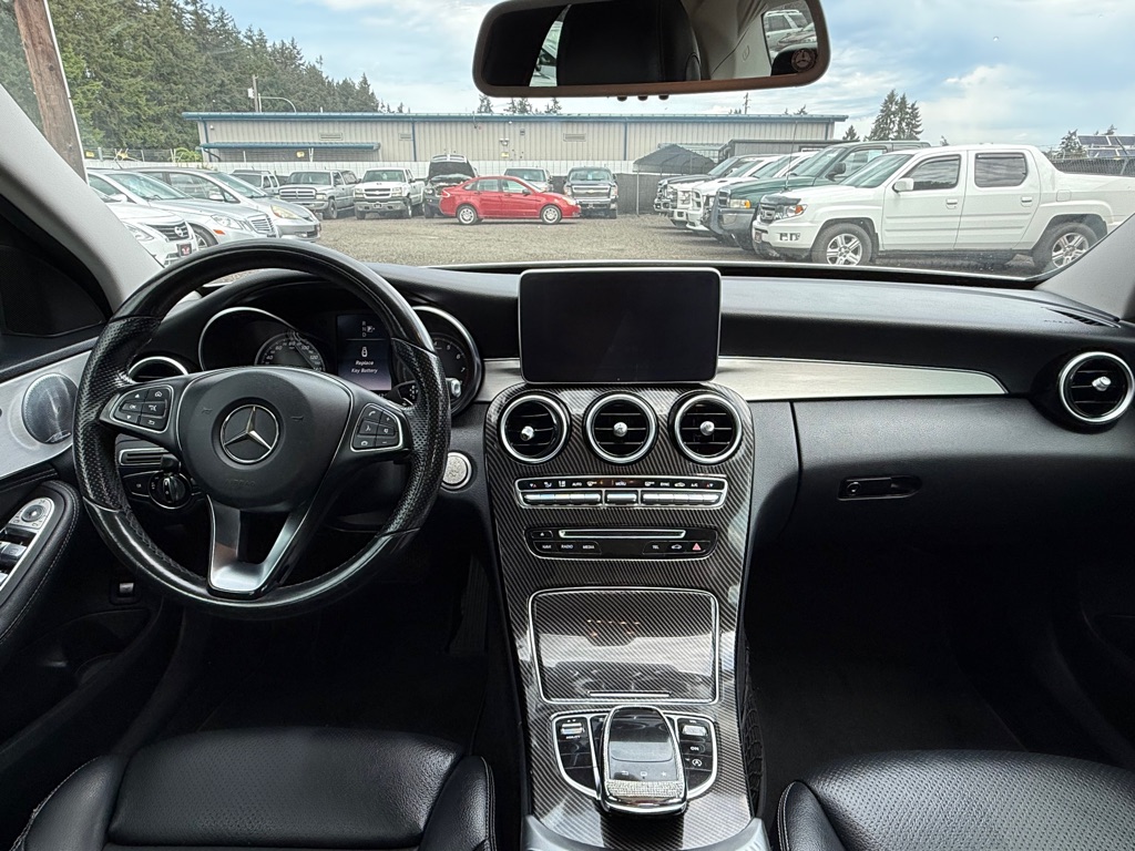 Photo 14 of this MERCEDES-BENZ C-CLASS