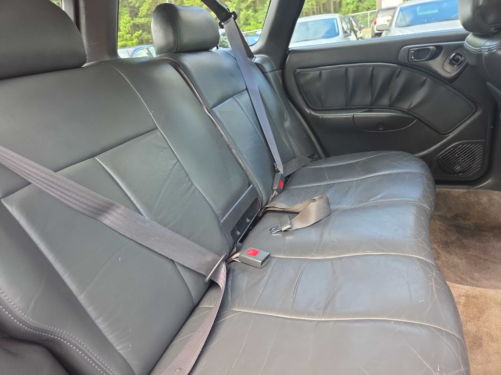 Photo 10 of this SUBARU LEGACY