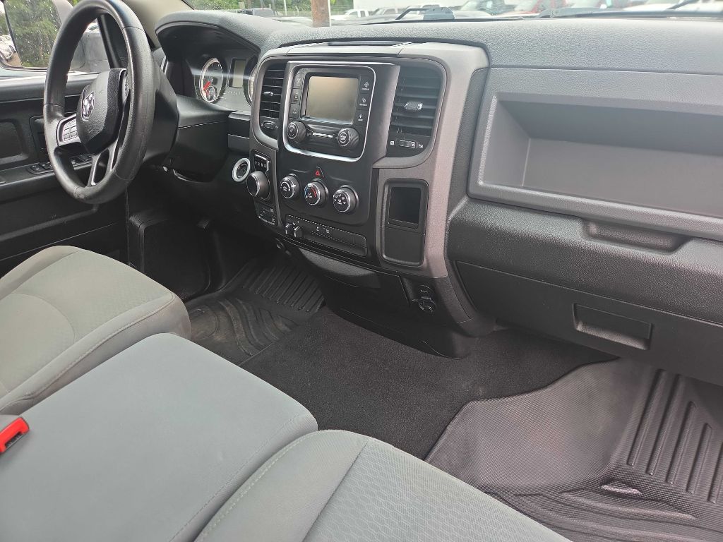 Photo 12 of this RAM 1500 CLASSIC