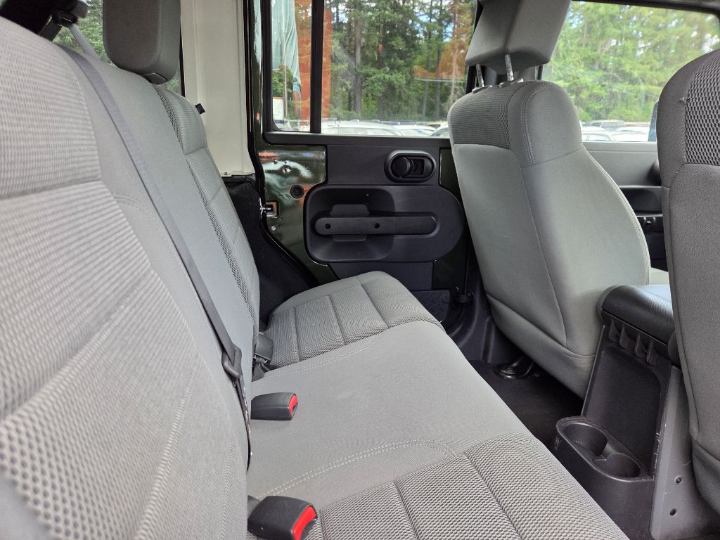 Photo 12 of this JEEP WRANGLER UNLIMI