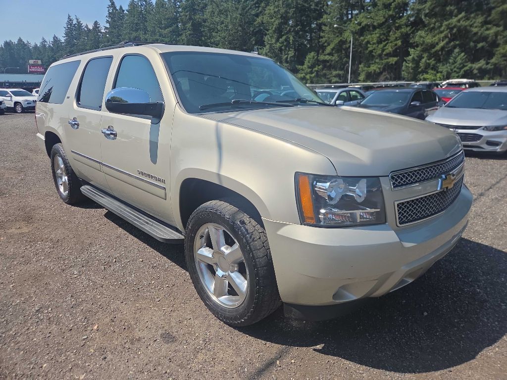 Photo 2 of this CHEVROLET SUBURBAN