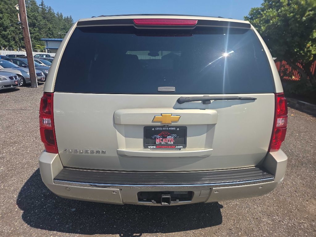 Photo 7 of this CHEVROLET SUBURBAN