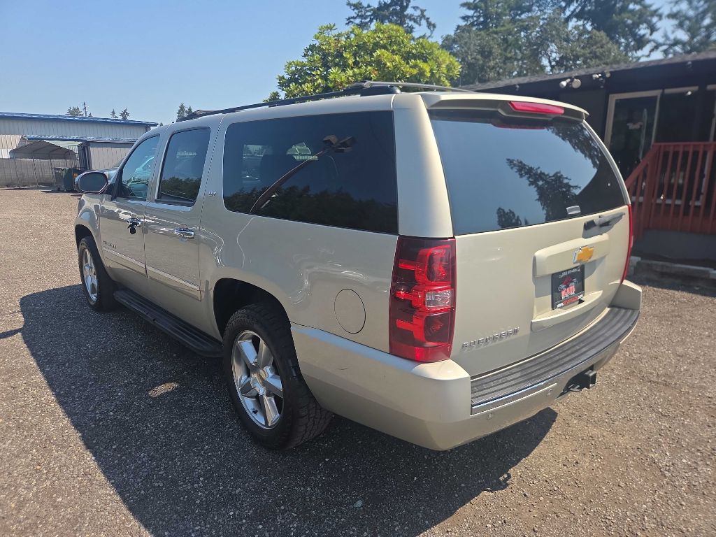 Photo 6 of this CHEVROLET SUBURBAN