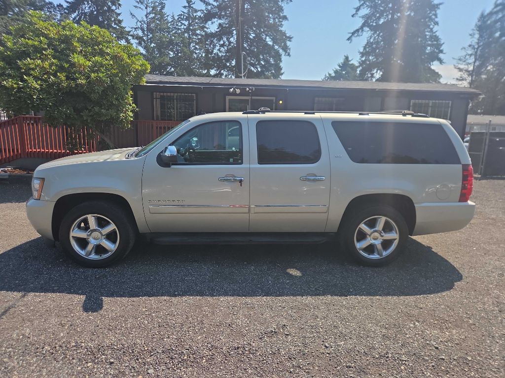 Photo 5 of this CHEVROLET SUBURBAN