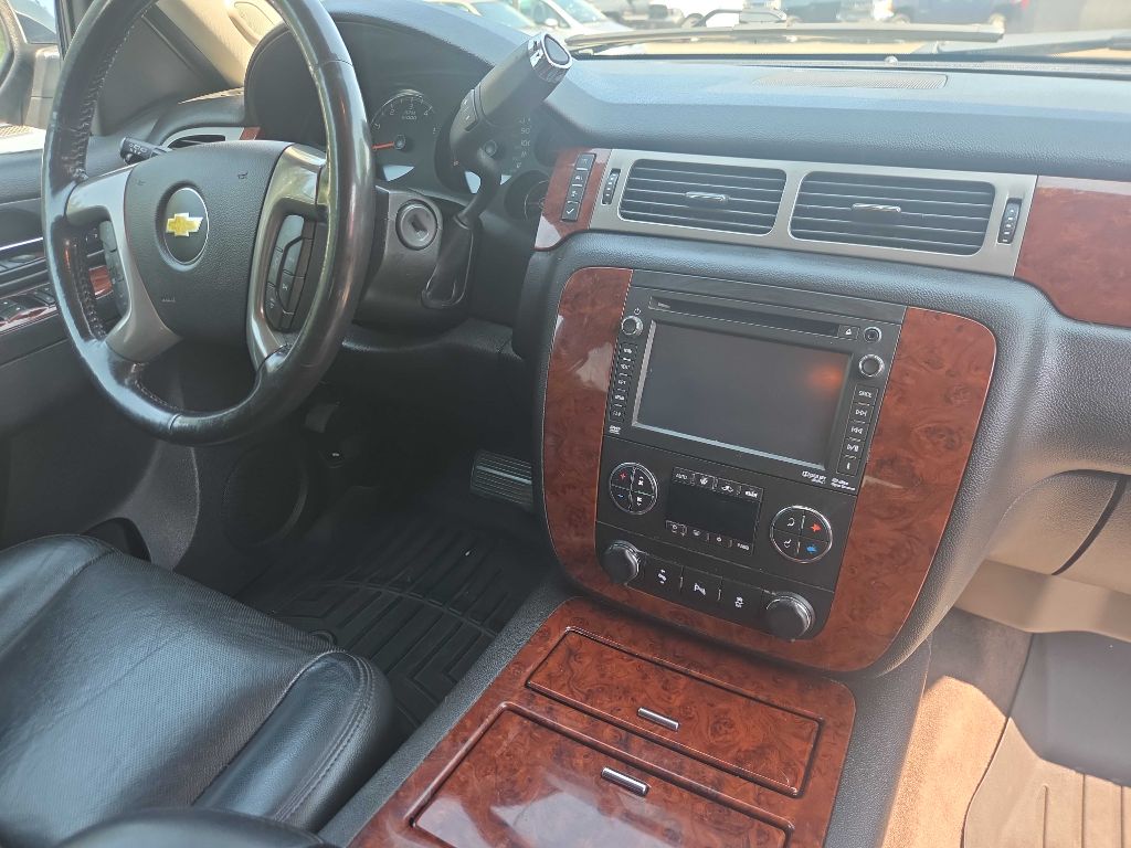 Photo 14 of this CHEVROLET SUBURBAN