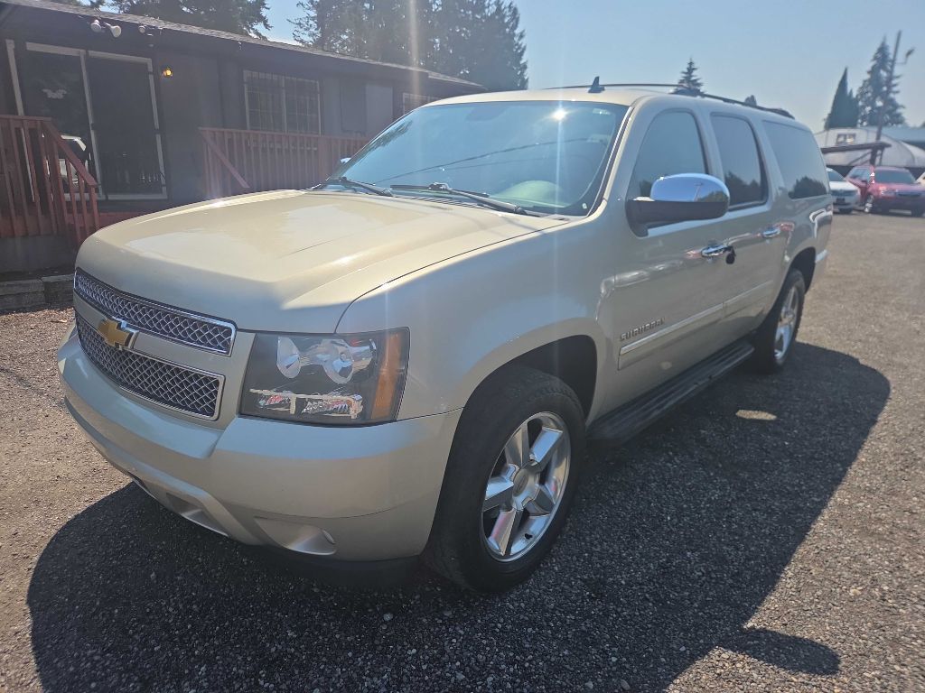 Photo 4 of this CHEVROLET SUBURBAN