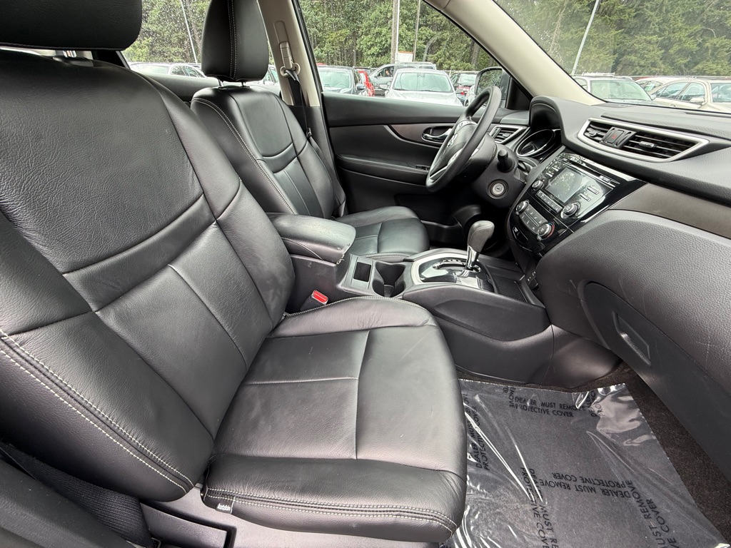 Photo 13 of this NISSAN ROGUE
