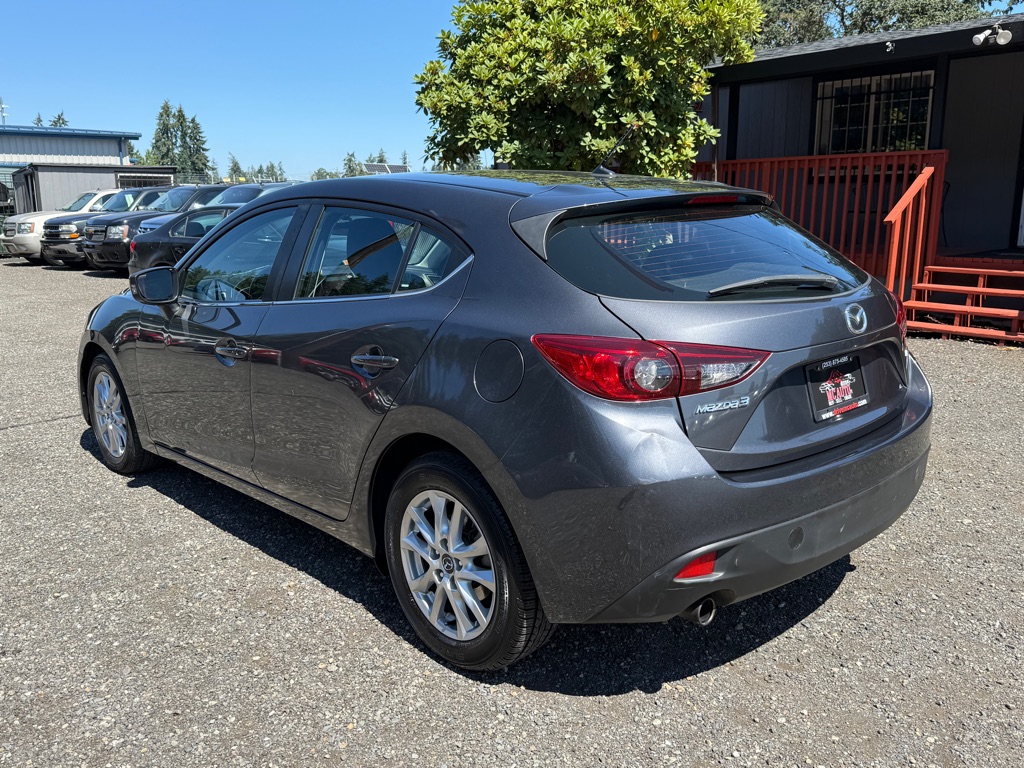 Photo 5 of this MAZDA 3