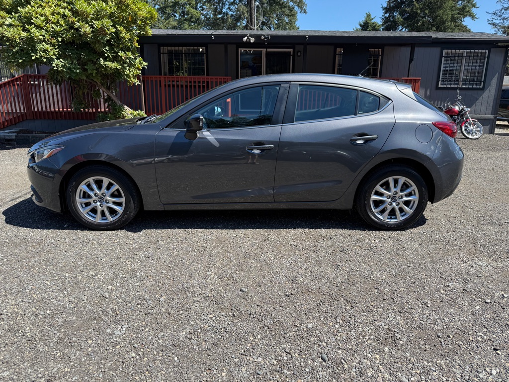 Photo 4 of this MAZDA 3