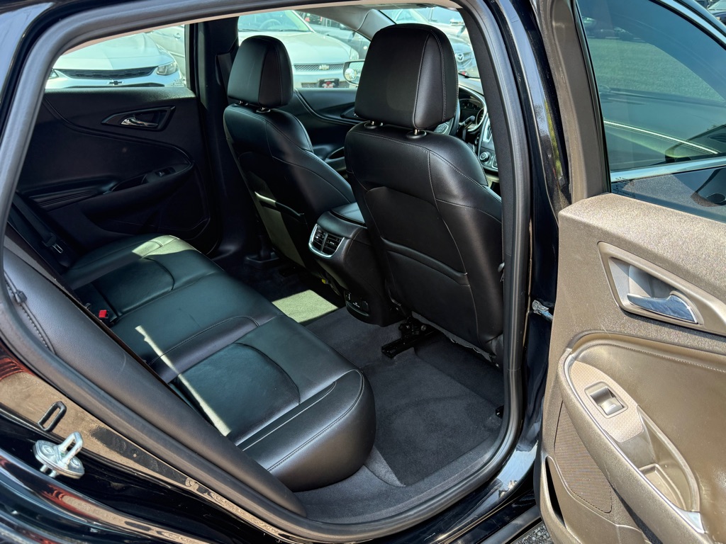 Photo 11 of this CHEVROLET MALIBU