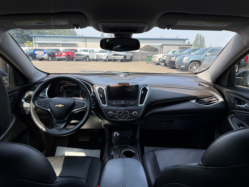 Photo 13 of this CHEVROLET MALIBU
