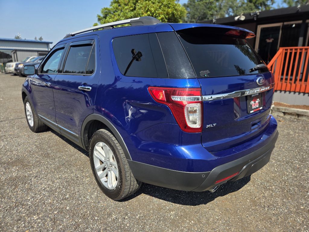 Photo 6 of this FORD EXPLORER