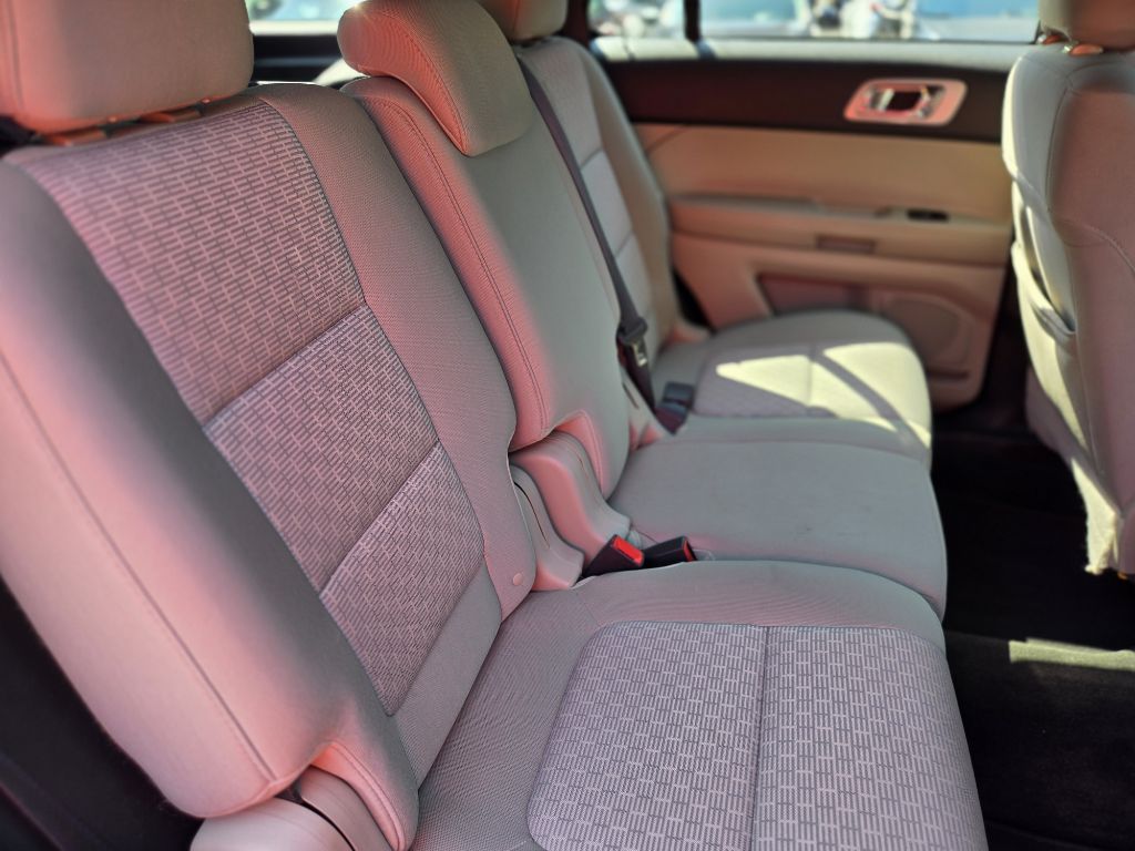 Photo 10 of this FORD EXPLORER