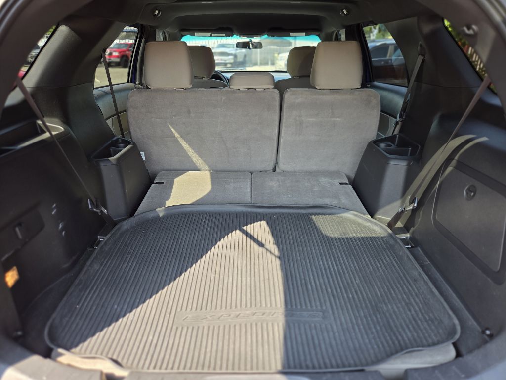 Photo 12 of this FORD EXPLORER