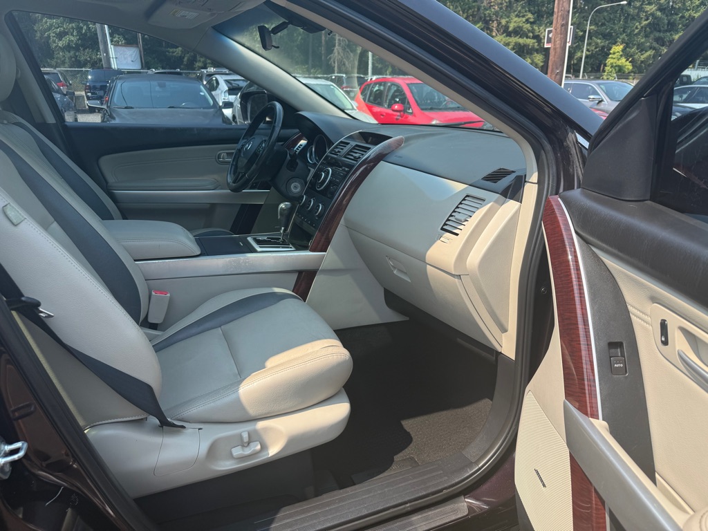 Photo 13 of this MAZDA CX-9