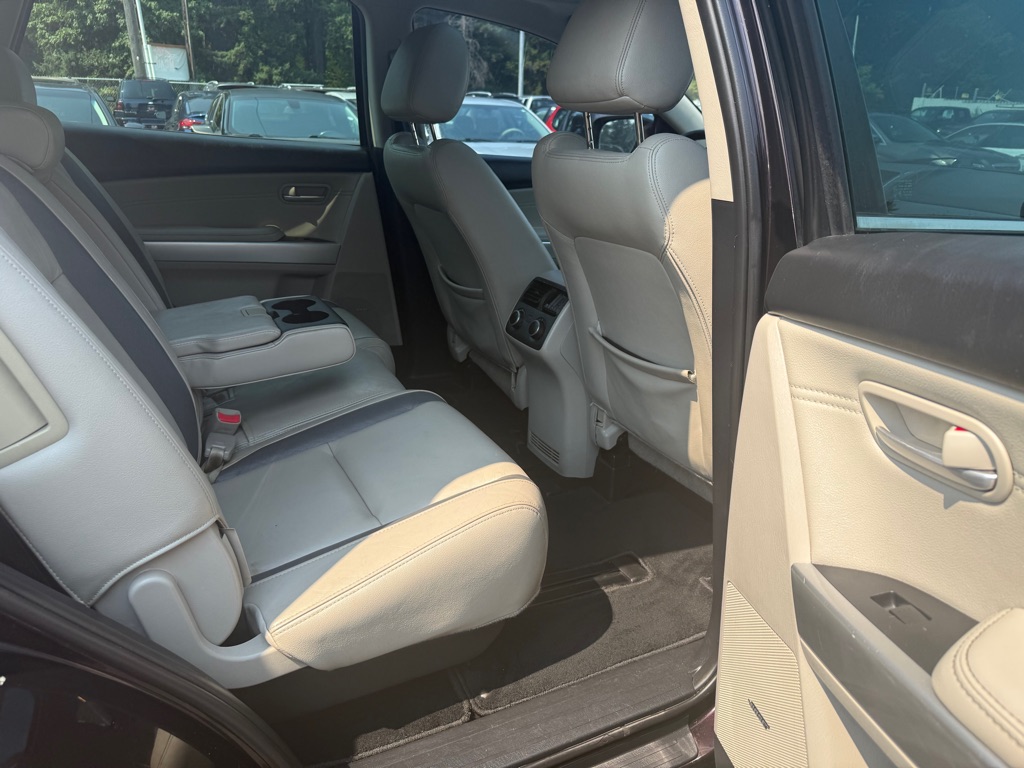 Photo 12 of this MAZDA CX-9