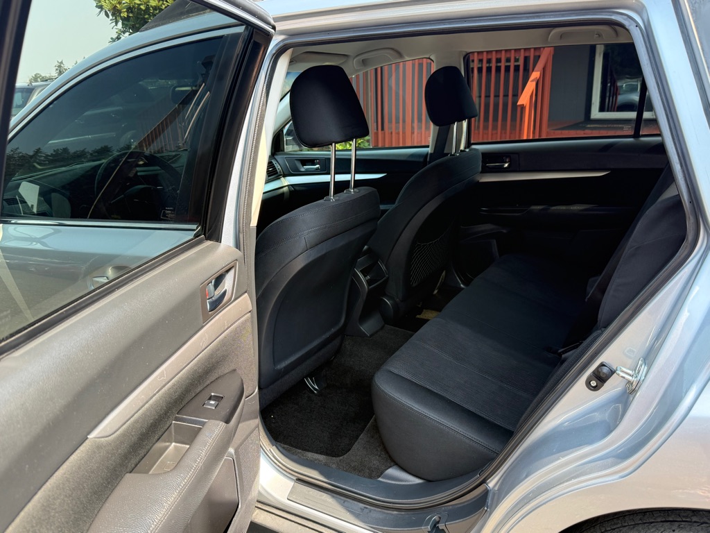 Photo 10 of this SUBARU OUTBACK