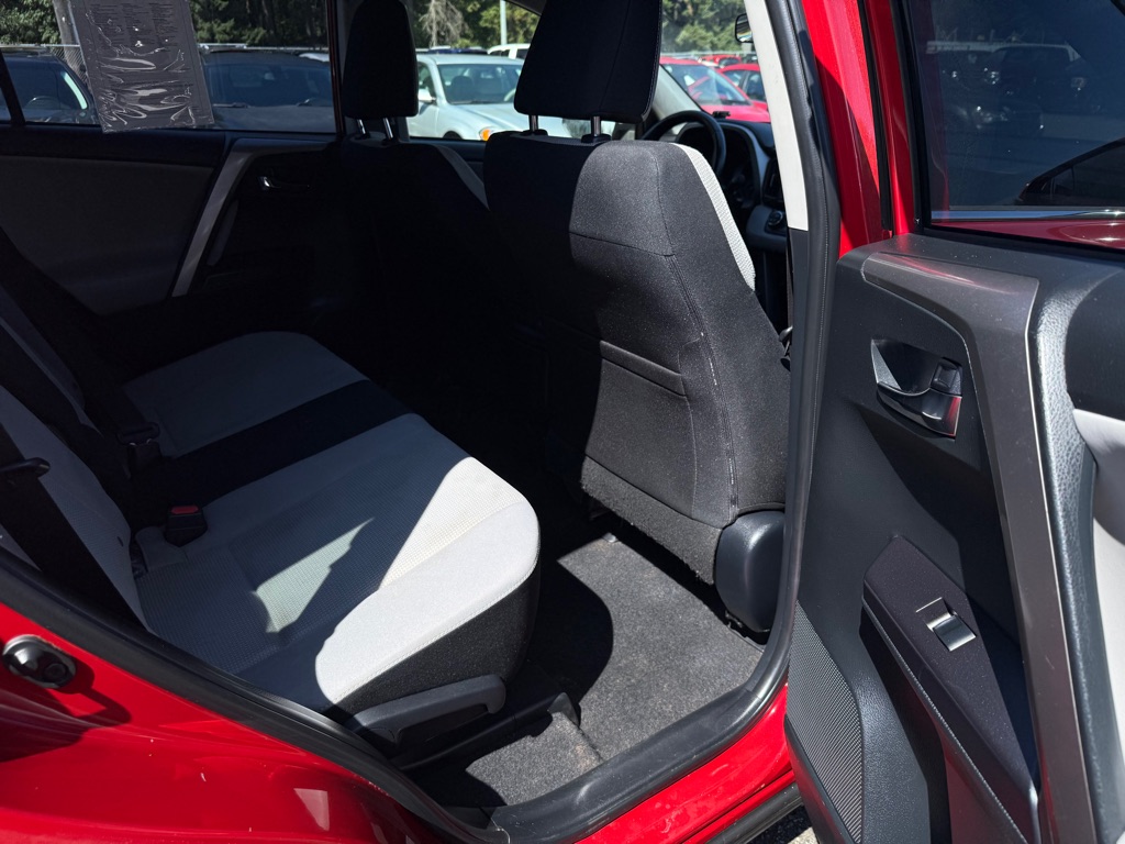 Photo 12 of this TOYOTA RAV4