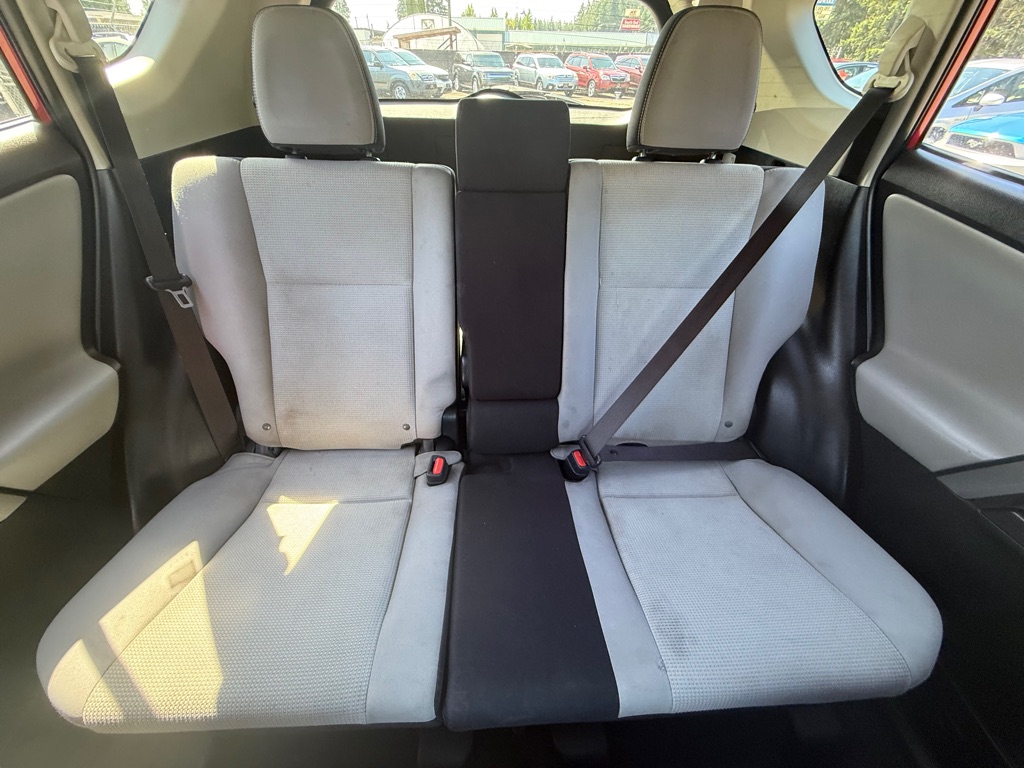 Photo 16 of this TOYOTA RAV4