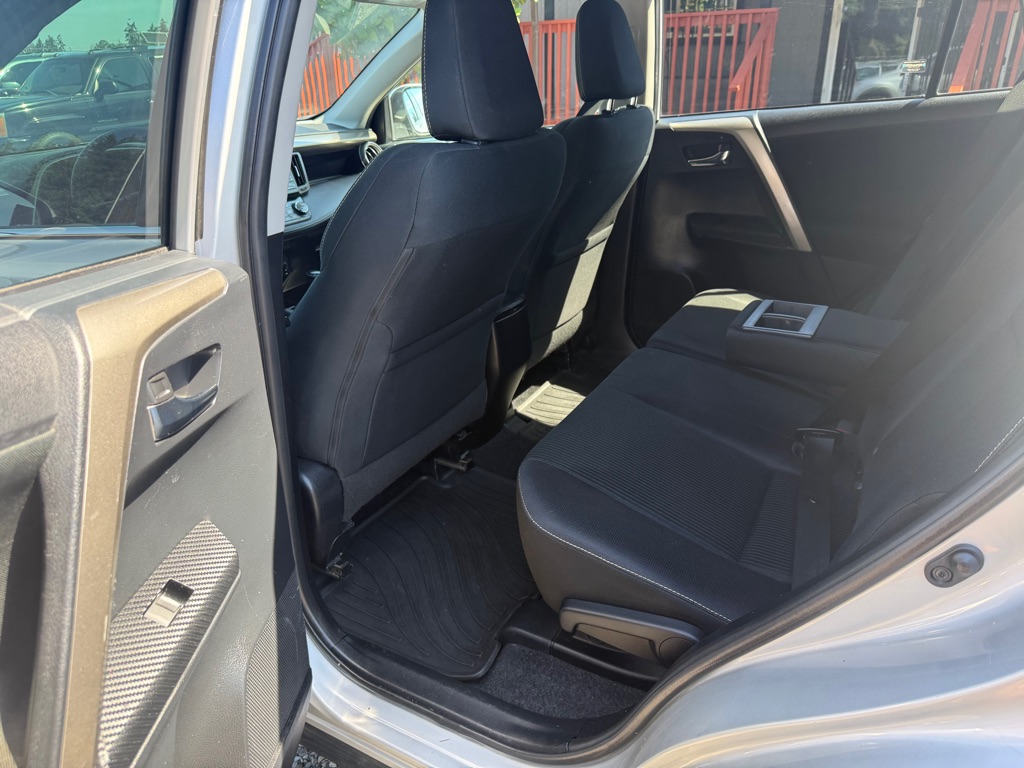 Photo 10 of this TOYOTA RAV4