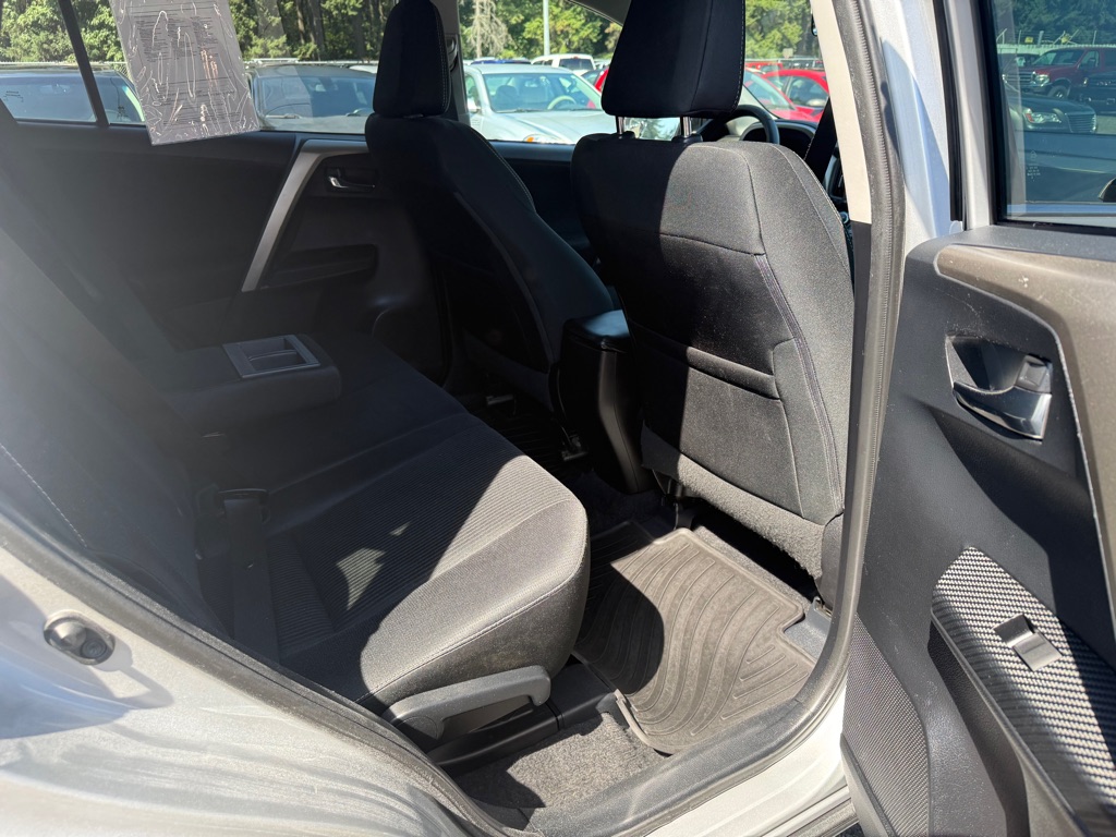 Photo 12 of this TOYOTA RAV4