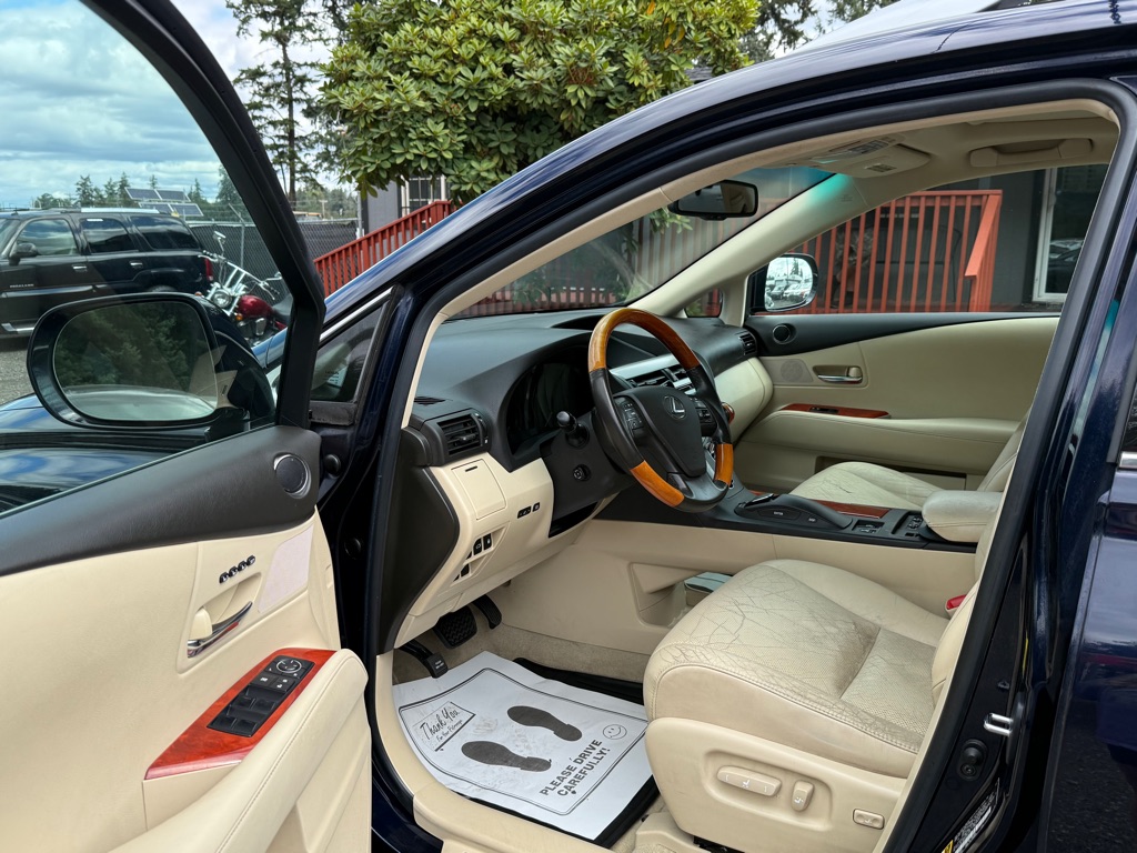 Photo 9 of this LEXUS RX
