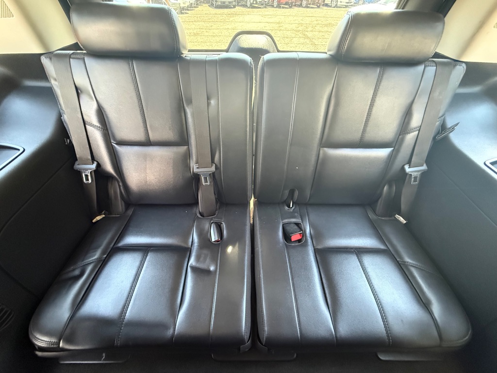 Photo 16 of this GMC YUKON