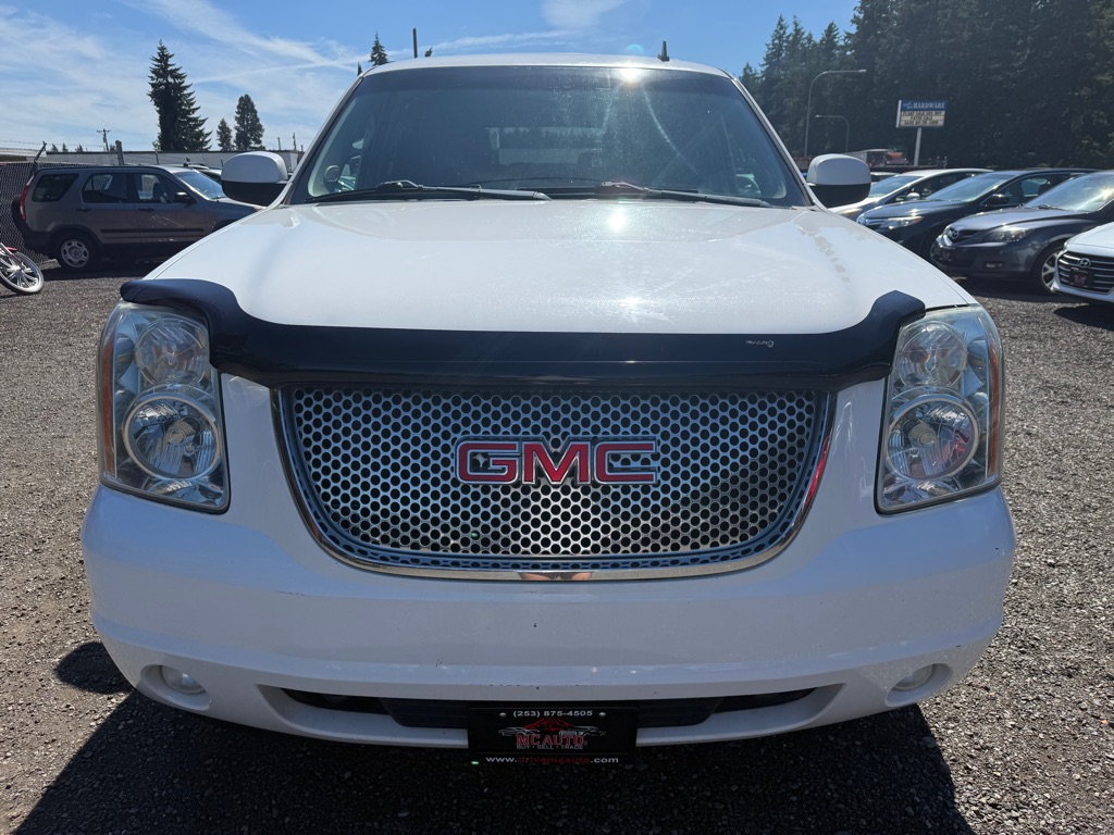 Photo 3 of this GMC YUKON