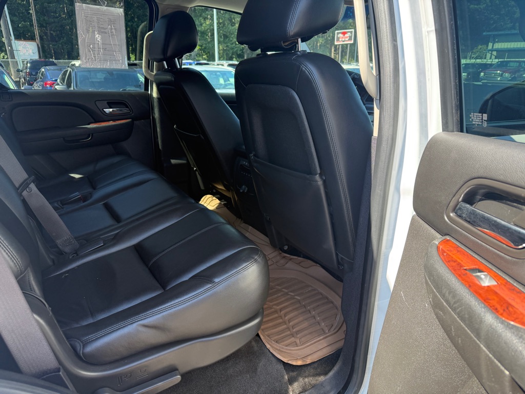 Photo 12 of this GMC YUKON