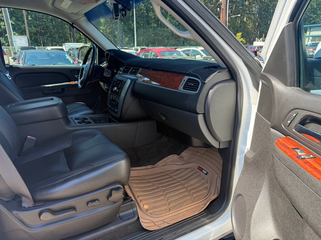 Photo 13 of this GMC YUKON