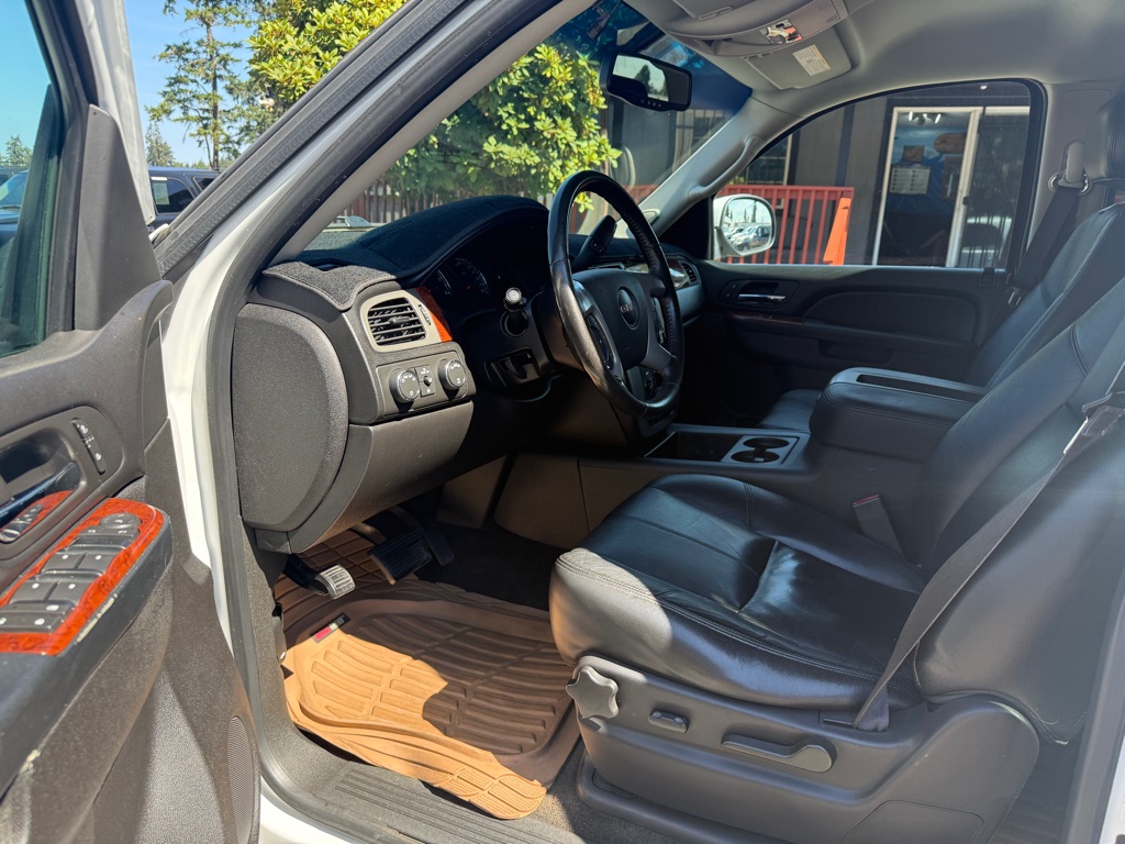 Photo 9 of this GMC YUKON