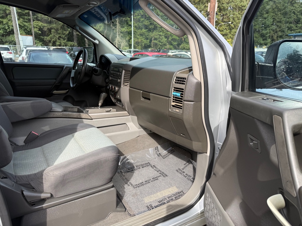 Photo 11 of this NISSAN TITAN