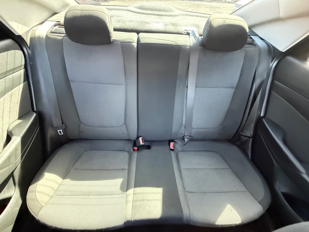 Photo 14 of this HYUNDAI ACCENT