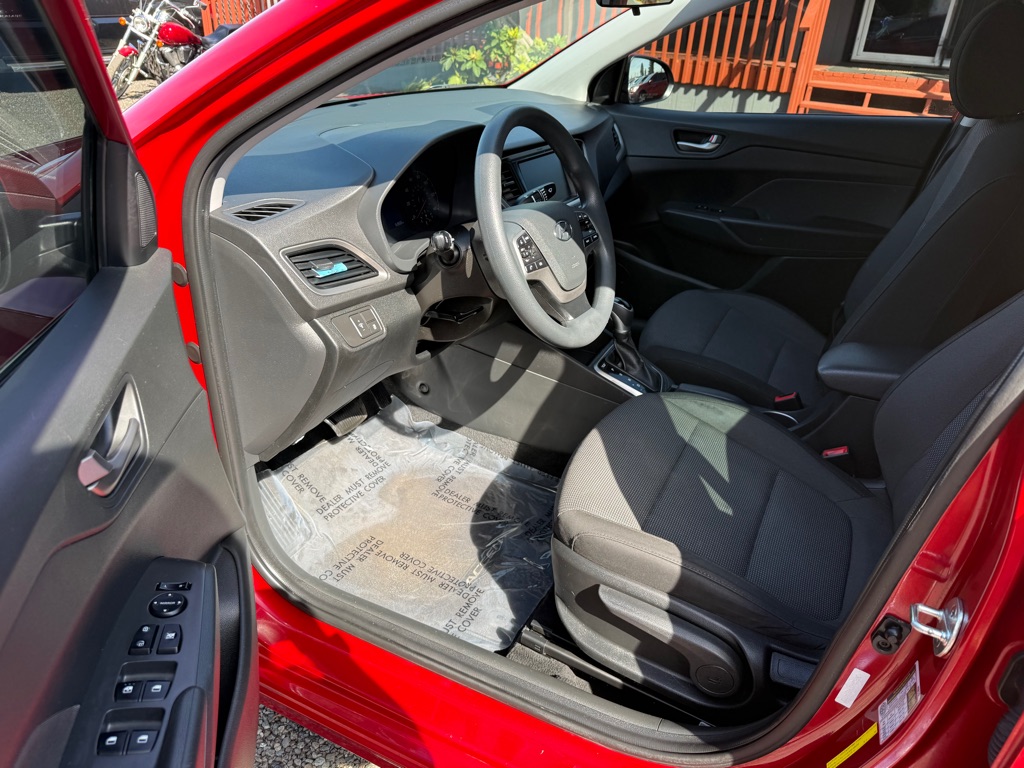 Photo 9 of this HYUNDAI ACCENT