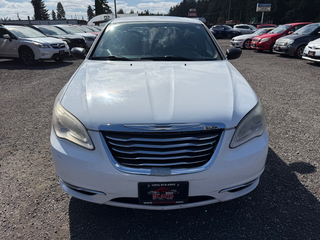 Photo 3 of this CHRYSLER 200