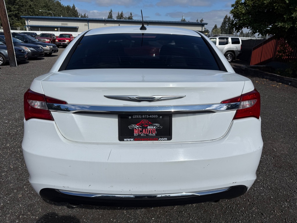 Photo 7 of this CHRYSLER 200