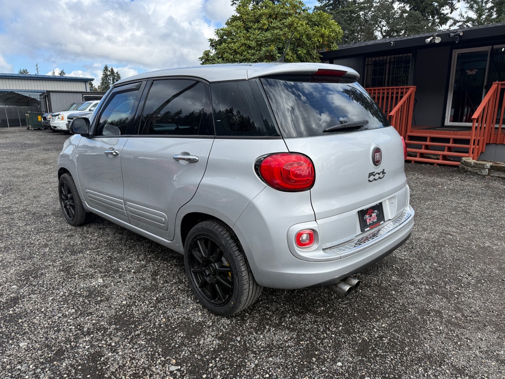 Photo 21 of this FIAT 500L