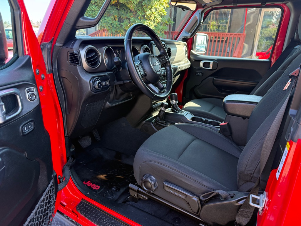 Photo 9 of this JEEP WRANGLER