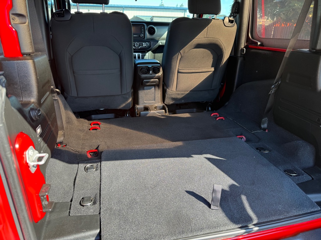 Photo 10 of this JEEP WRANGLER
