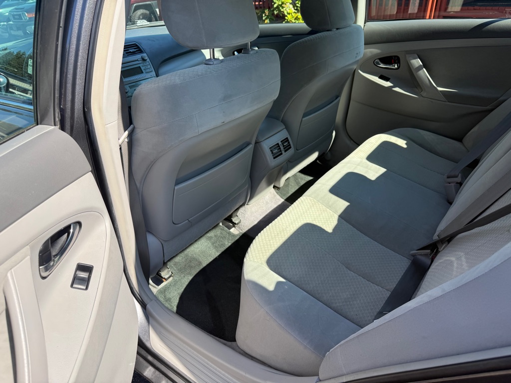 Photo 10 of this TOYOTA CAMRY HYBRID