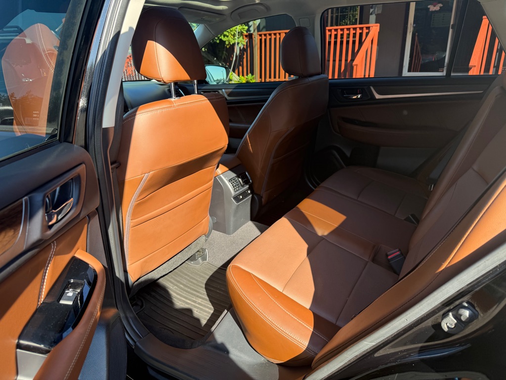 Photo 10 of this SUBARU OUTBACK