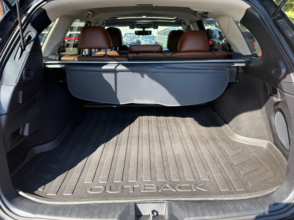 Photo 11 of this SUBARU OUTBACK