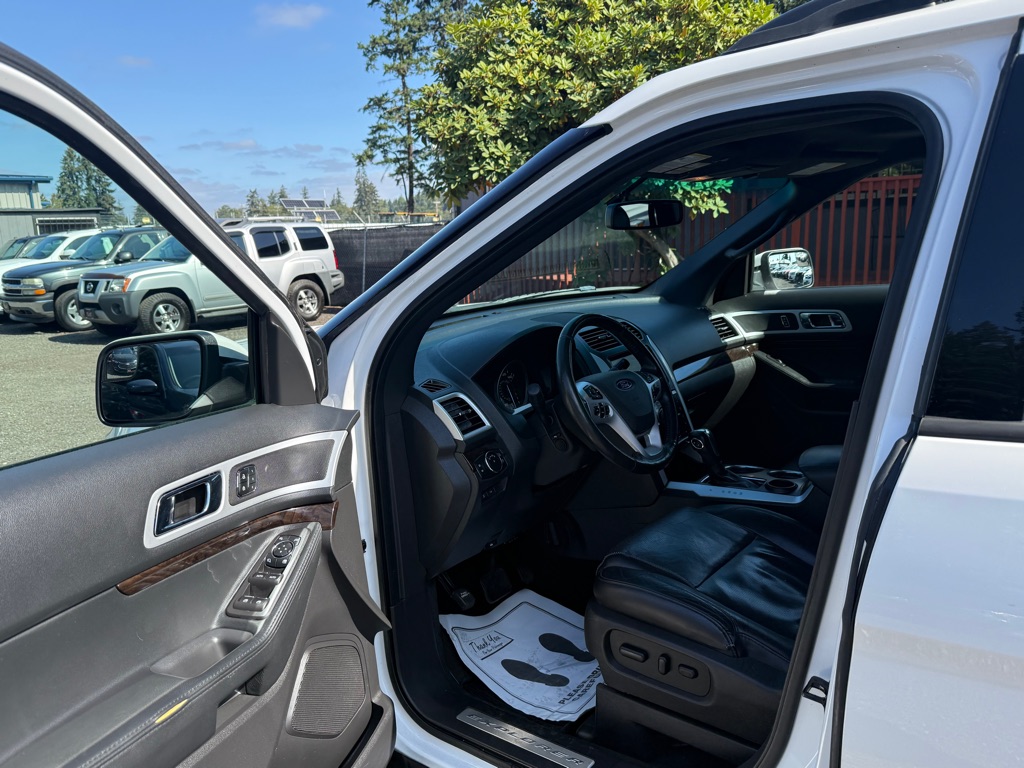 Photo 9 of this FORD EXPLORER