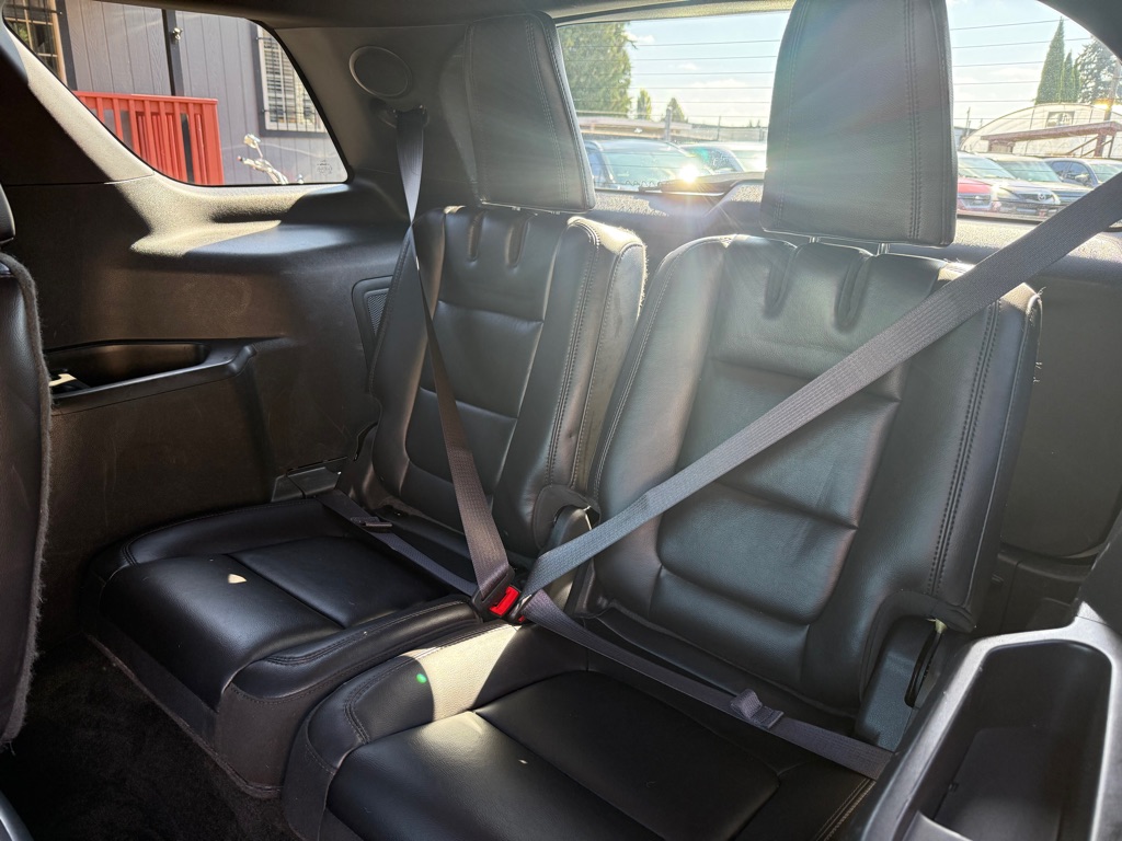 Photo 14 of this FORD EXPLORER