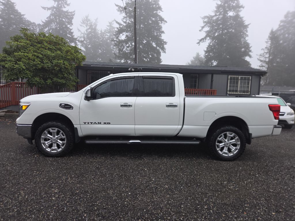 Photo 6 of this NISSAN TITAN XD