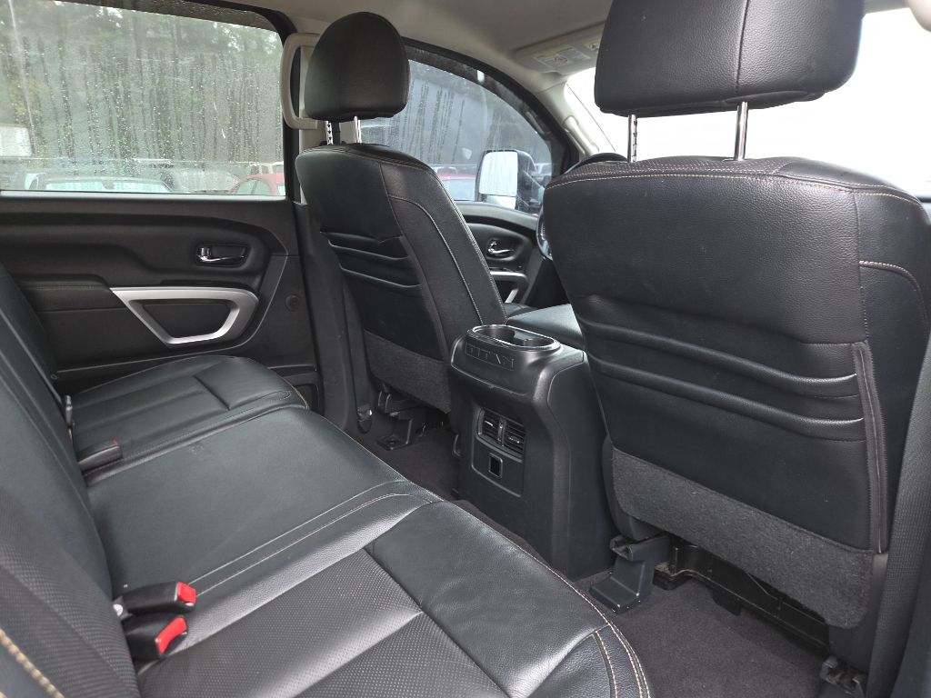 Photo 9 of this NISSAN TITAN XD